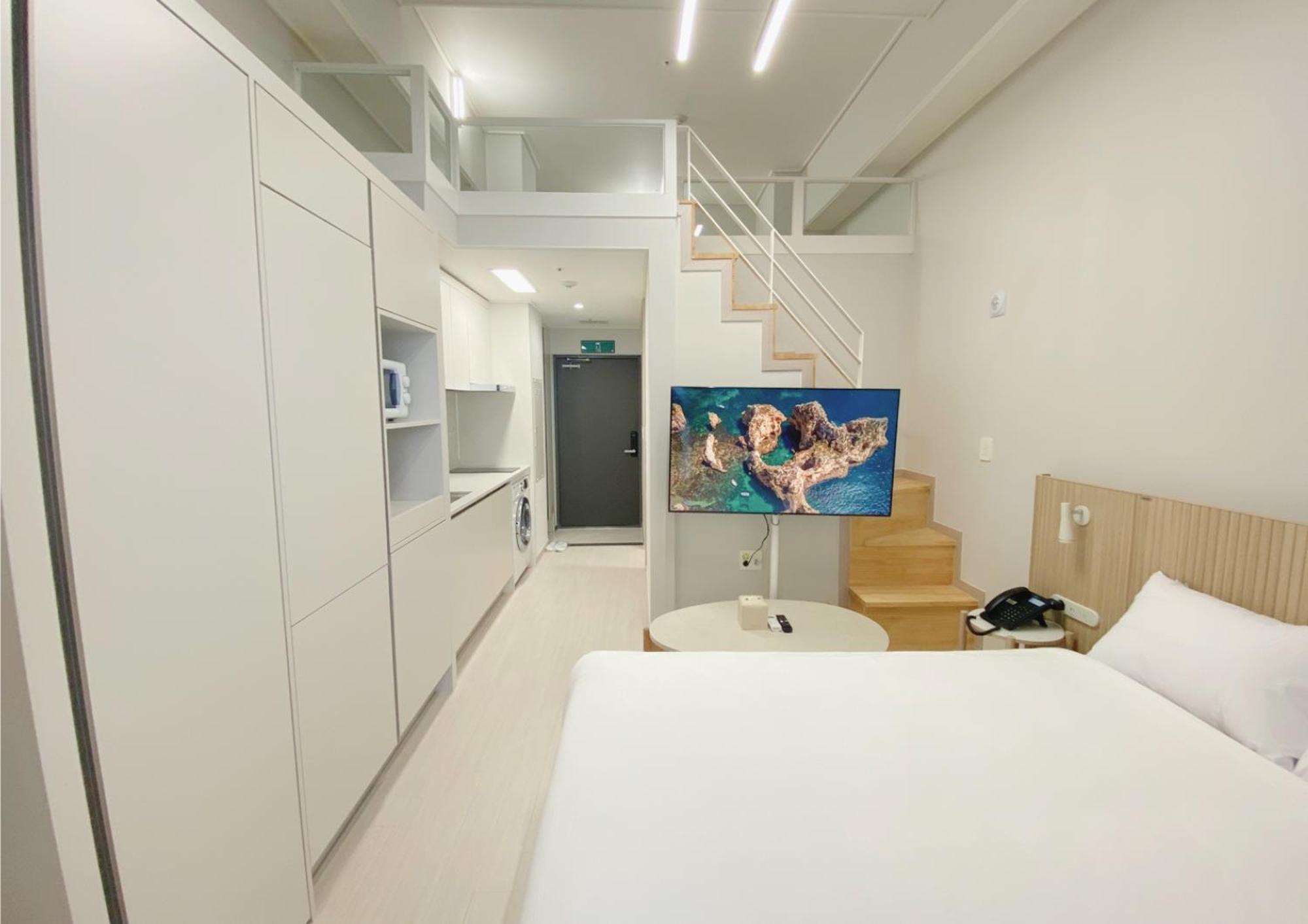 Uh Flat The Sokcho Aparthotel Bagian luar foto