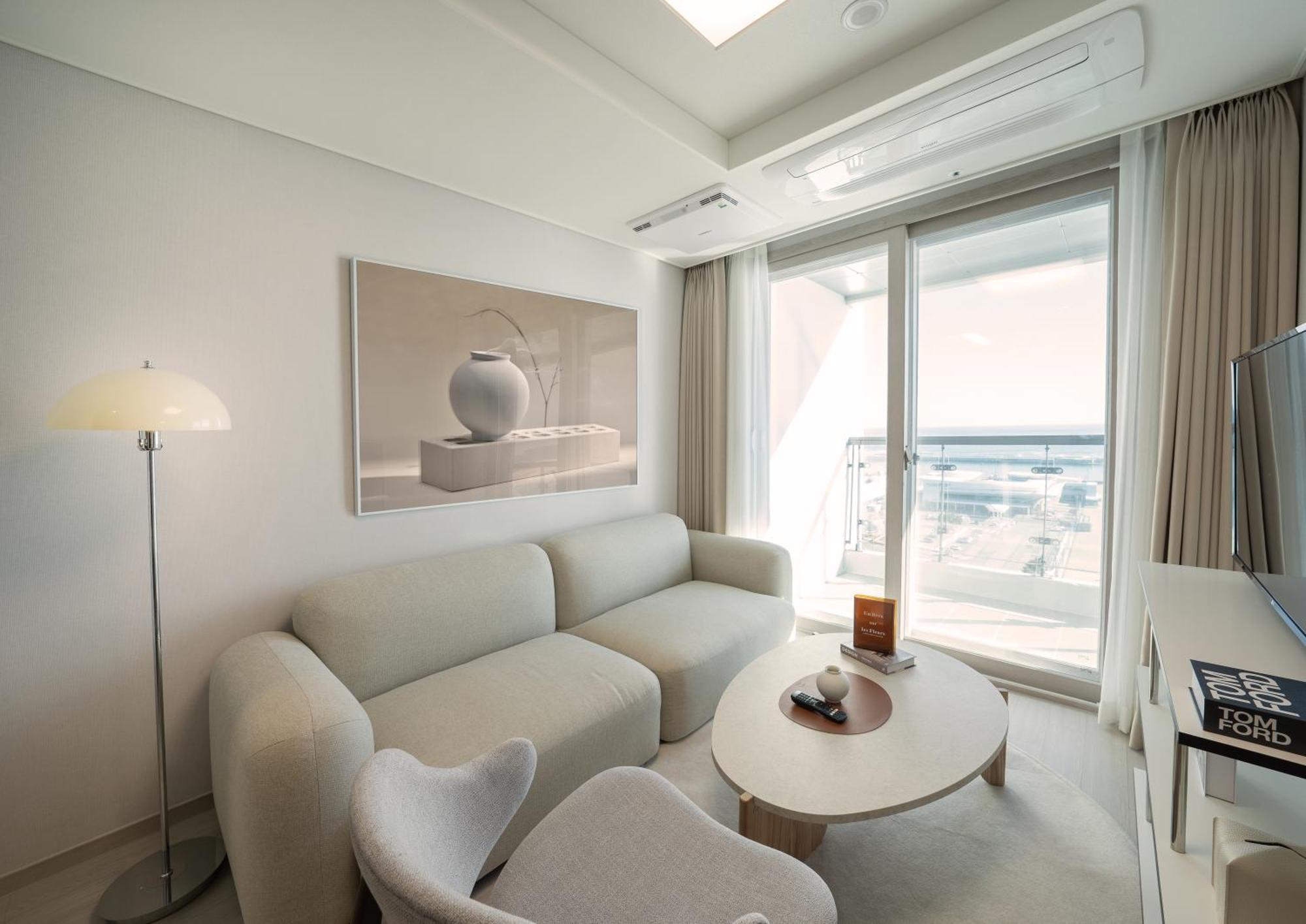 Uh Flat The Sokcho Aparthotel Bagian luar foto