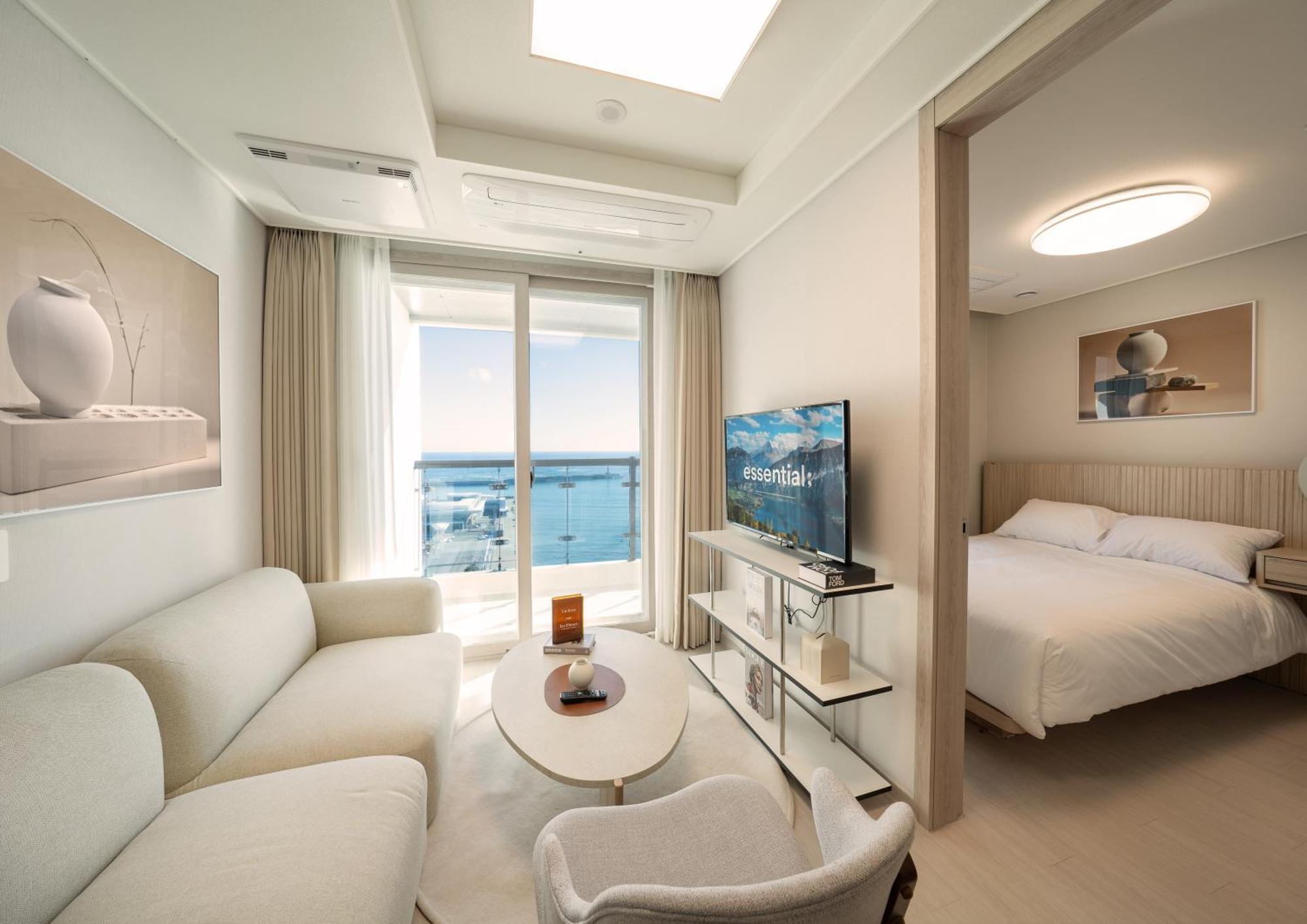 Uh Flat The Sokcho Aparthotel Bagian luar foto